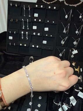 Silver-Tone MoissaniteTennis Bracelet - Elegant Sparkle